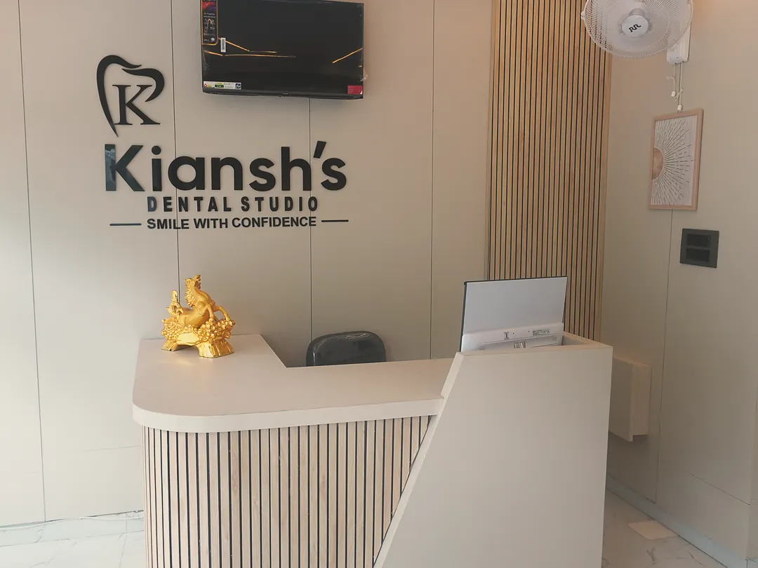 Front desk at Kiansh Dental Studio, Gomti Nagar Extension, Lucknow
