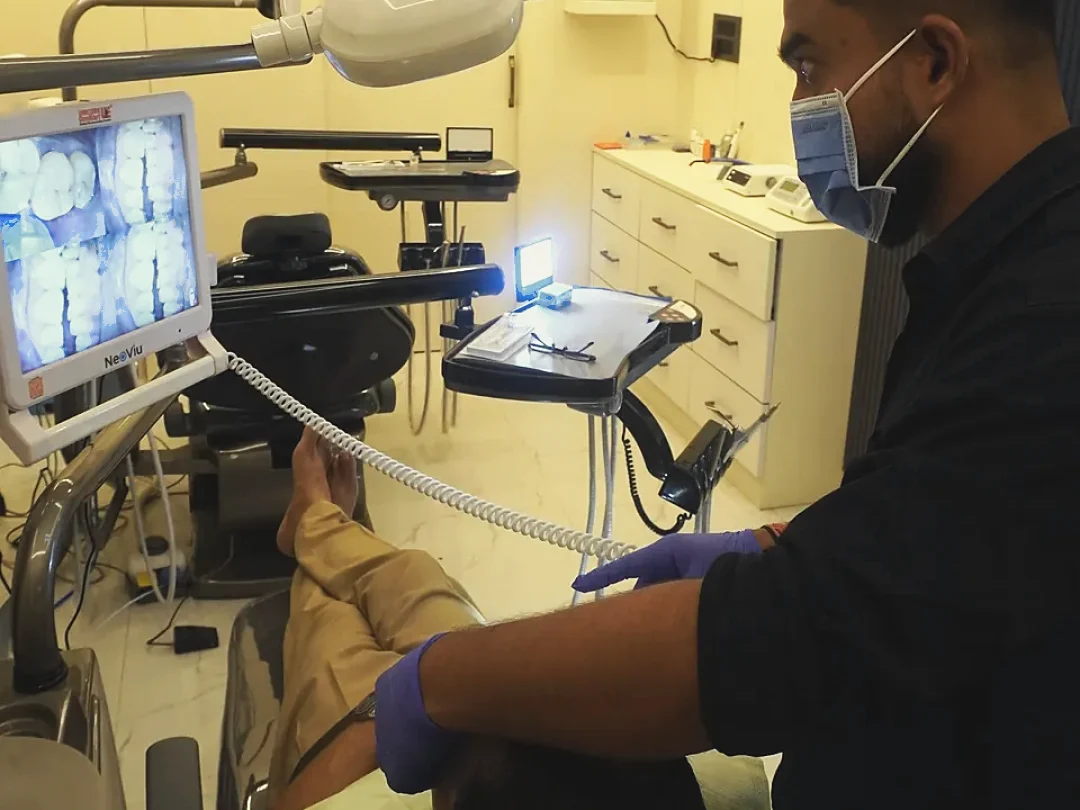 Intraoral camera examination during implant assessment at Kiansh Dental Studio, Gomti Nagar Extension, Lucknow